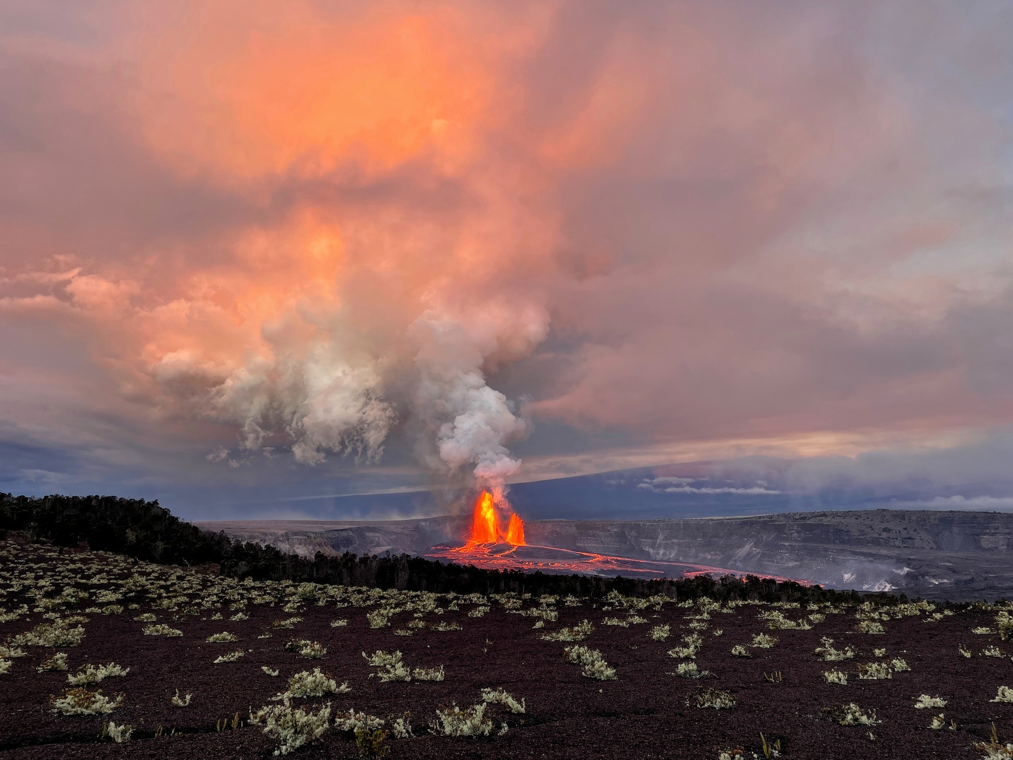 Volcano - Kilauea's Episode 34 at sunrise, with the plume turning a ...