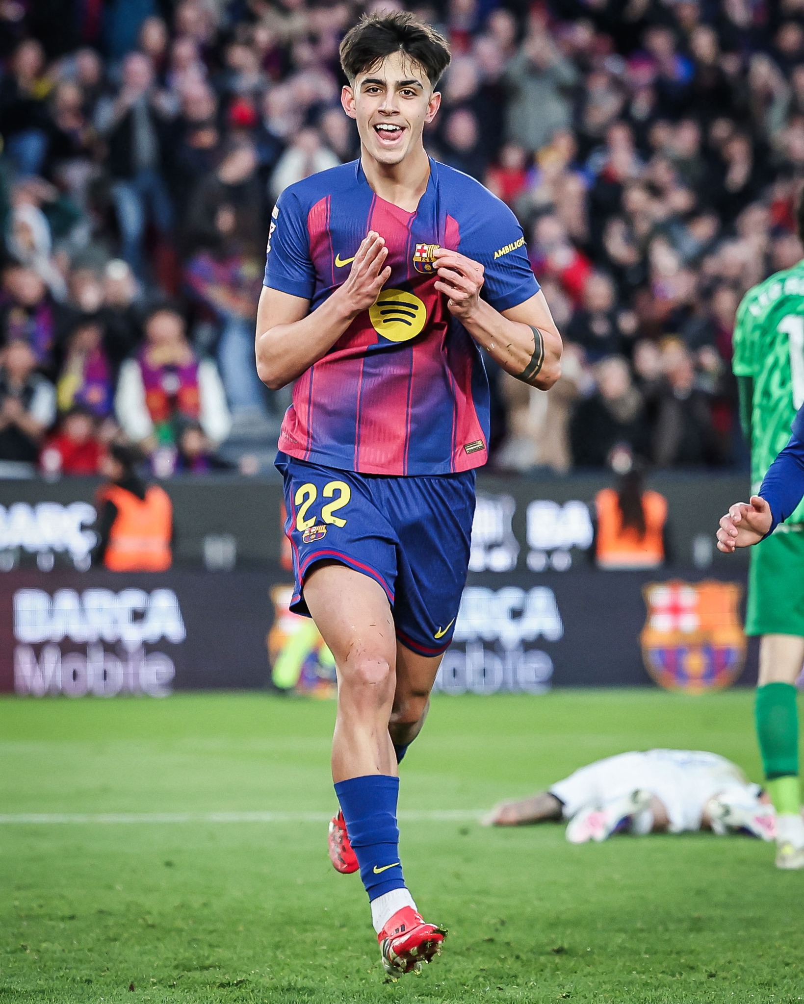 18-year-old Marc Bernal turned from defensive midfielder to 