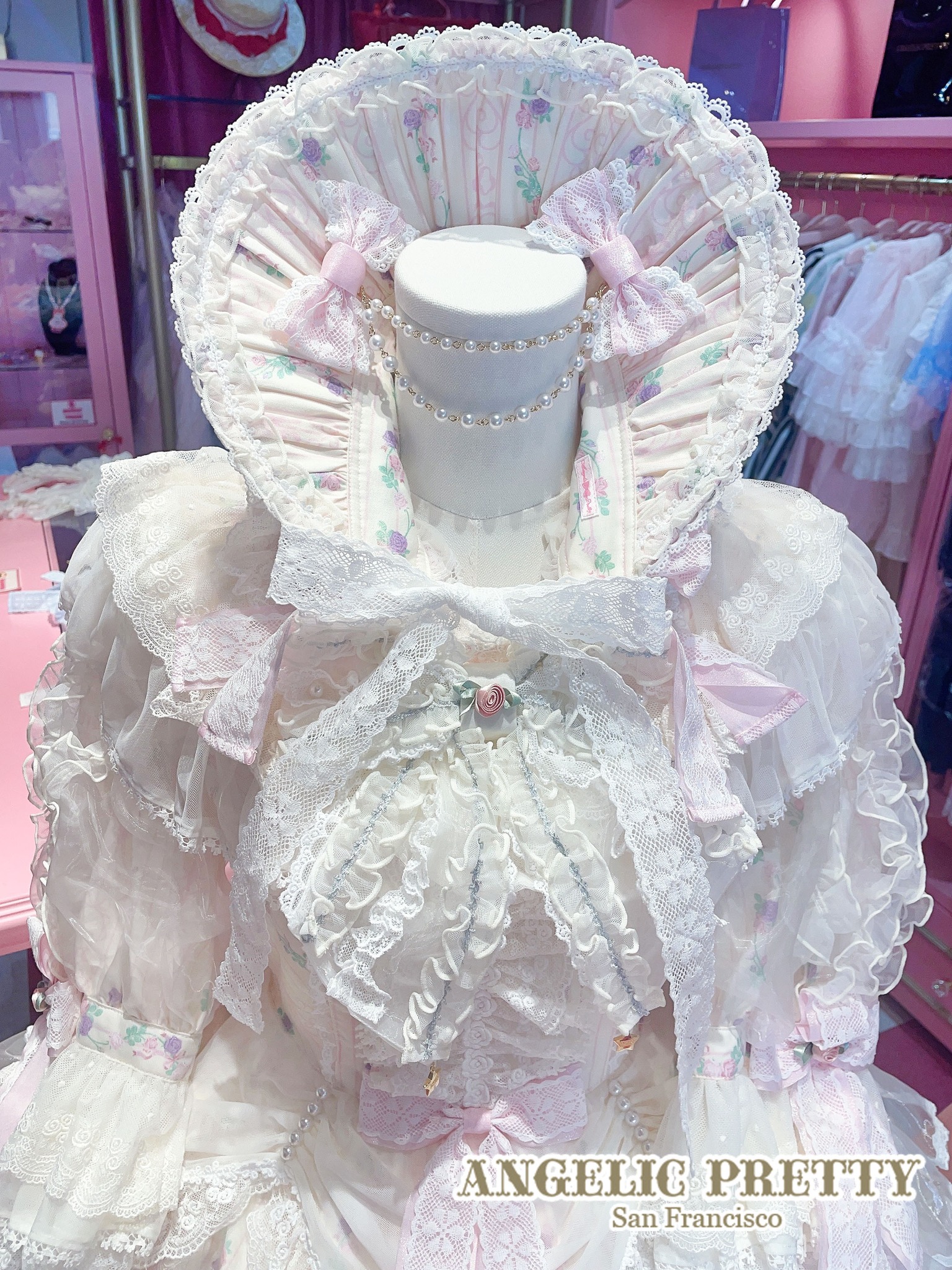 Angelic - Hello~everyone^^ Today's coordinate is the Sweetie