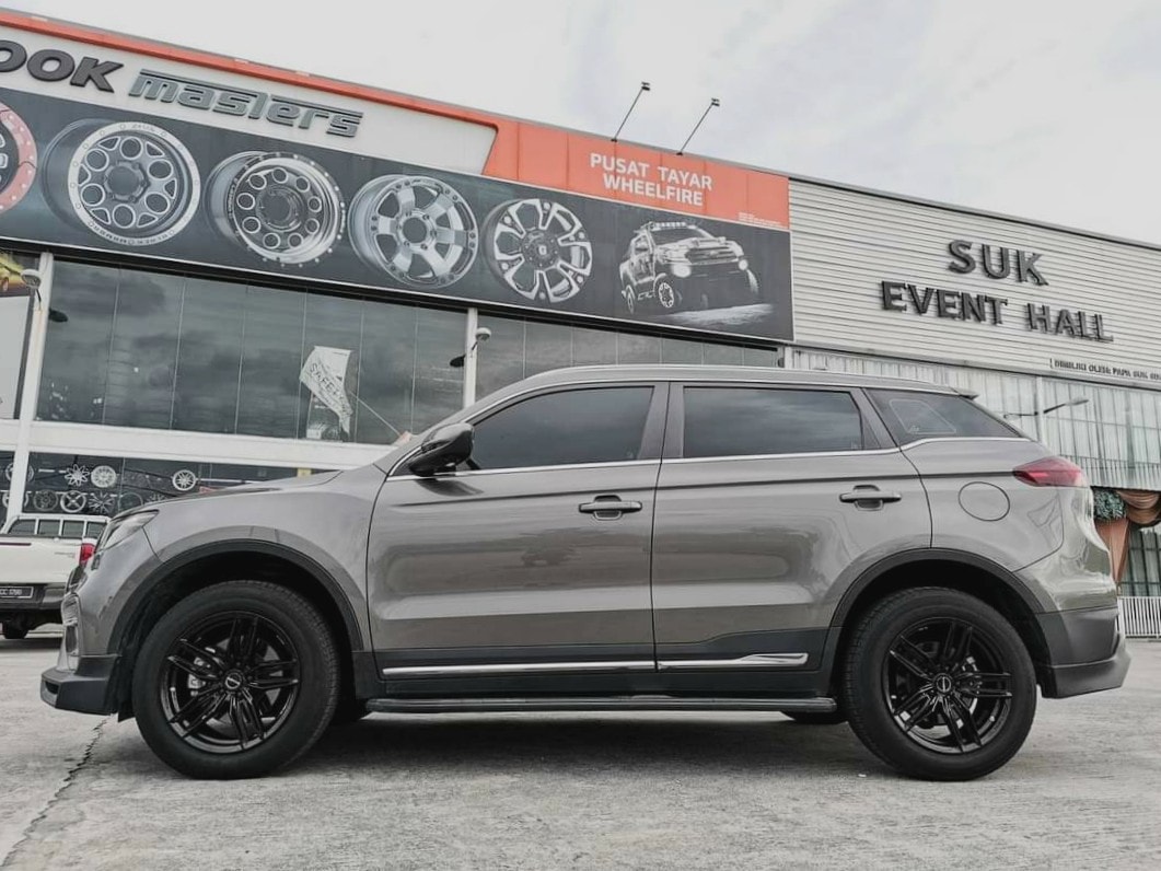 Raxer Wheels - The first Proton X70 suit up the luxury 5...
