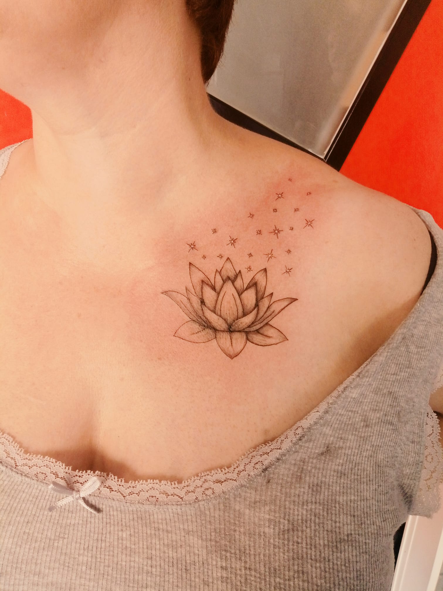 Tatouage Fleur De Lotus Epaule