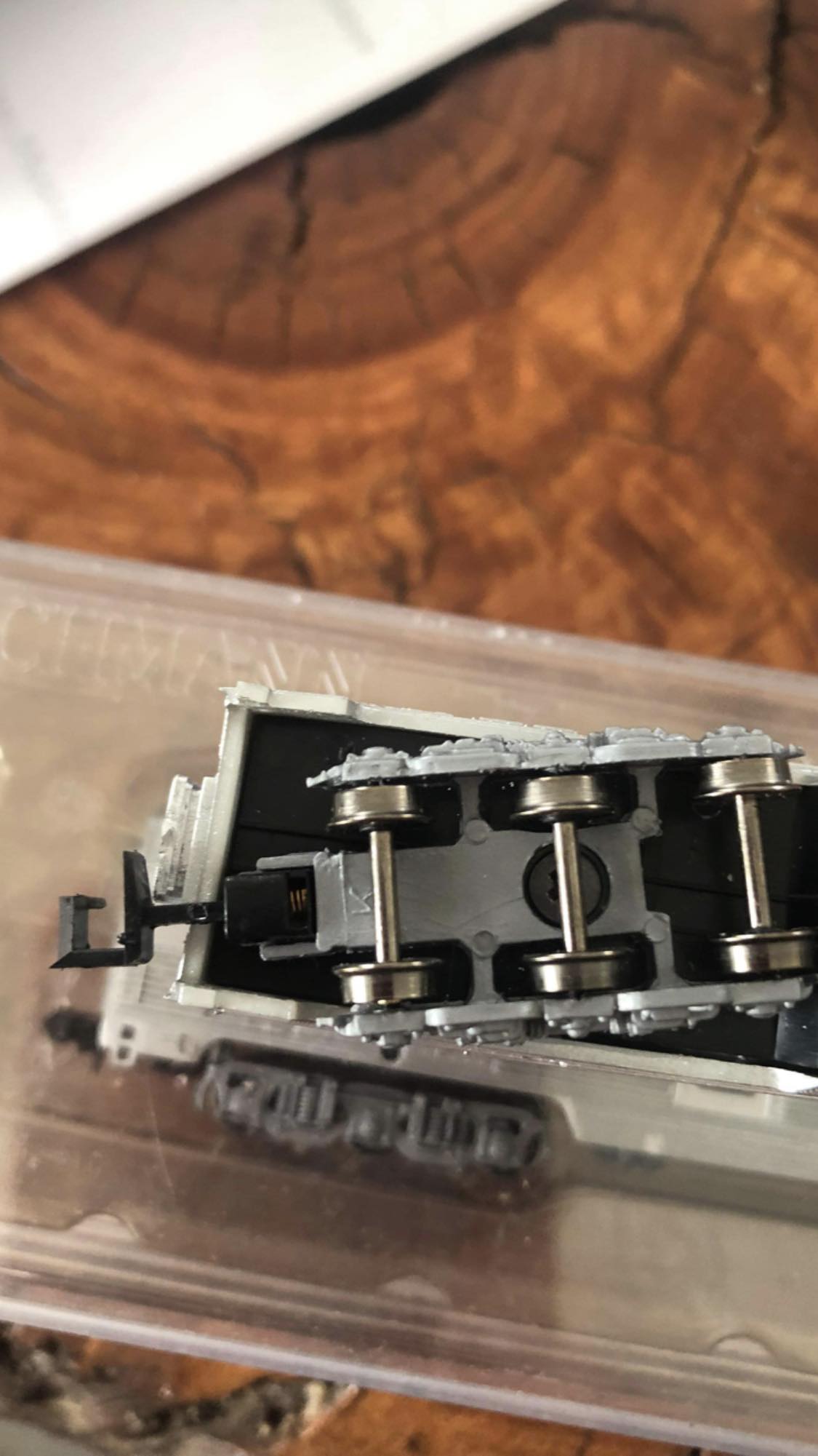 HO Scale Kadee #213 20-Series Gearboxes & Sleeves (24) pcs