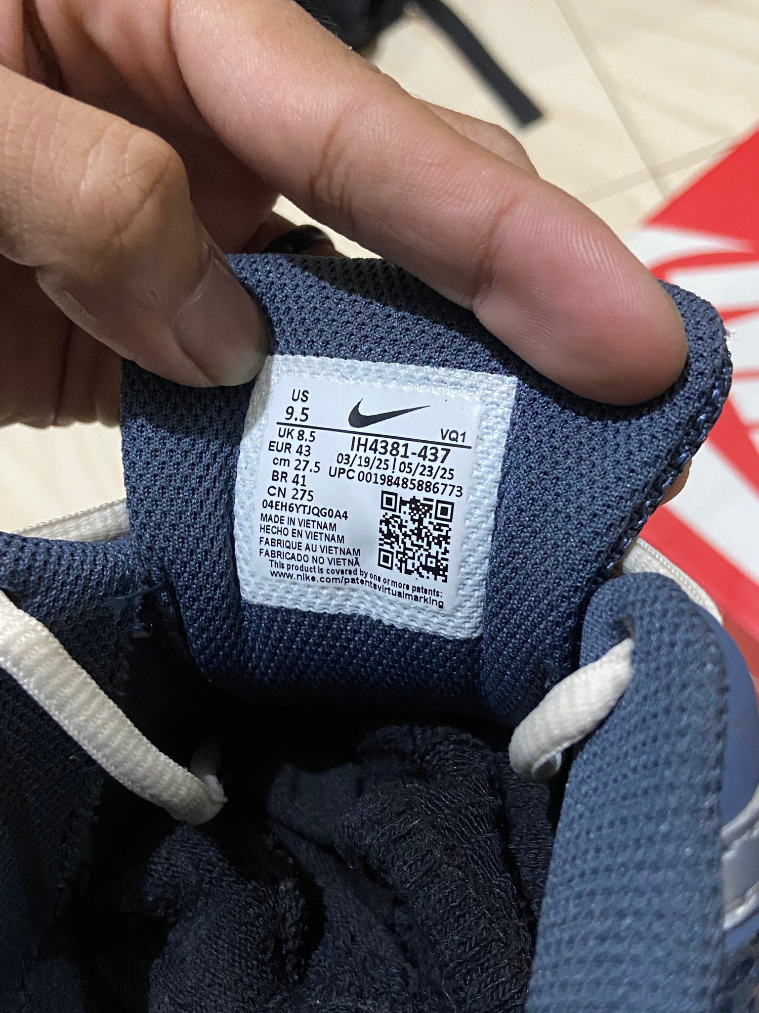 Nike V5 rnr original sz 43 (27.5 cm) good condition kelengkapan 