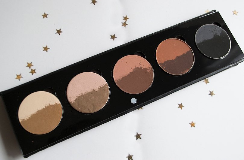 The perfect five in one 😎 Paleta... - AP Professional Makeup