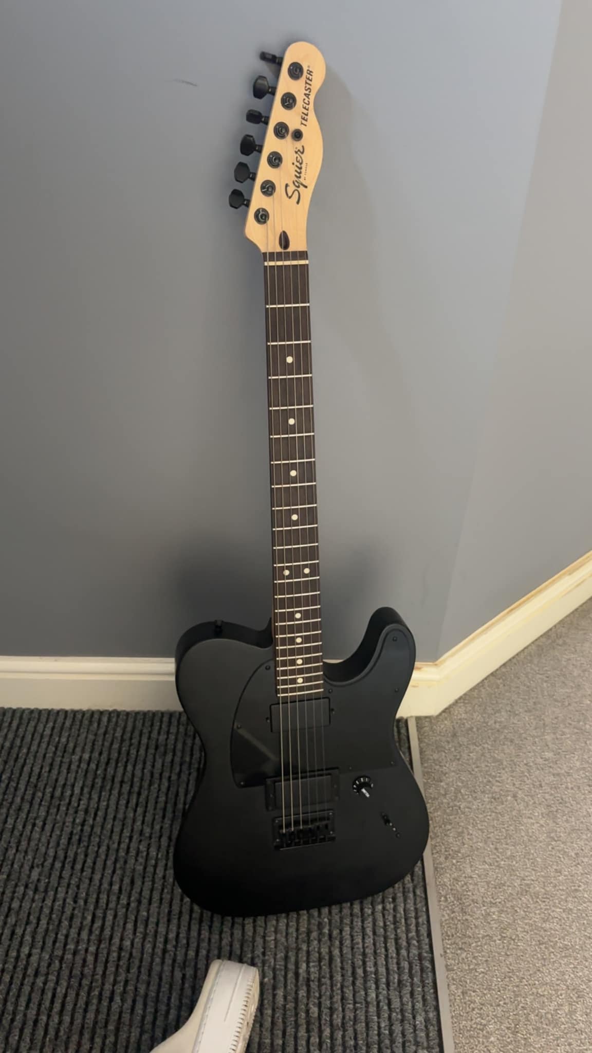 Jim Root's signature Fender Telecaster is back with a neat new