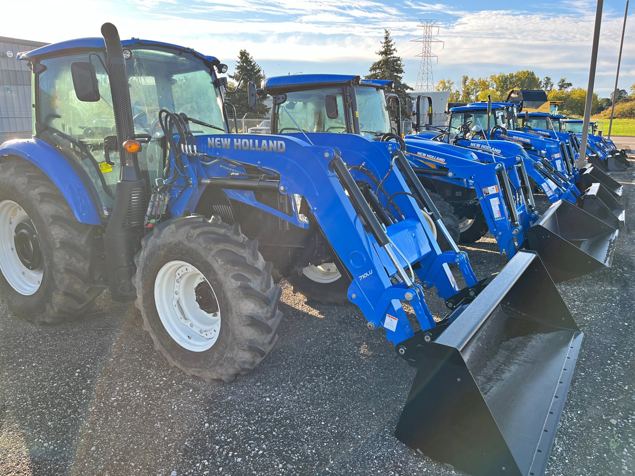 New - New Holland 75-120 HP Powerstar Tractors / CLEARANCE ...