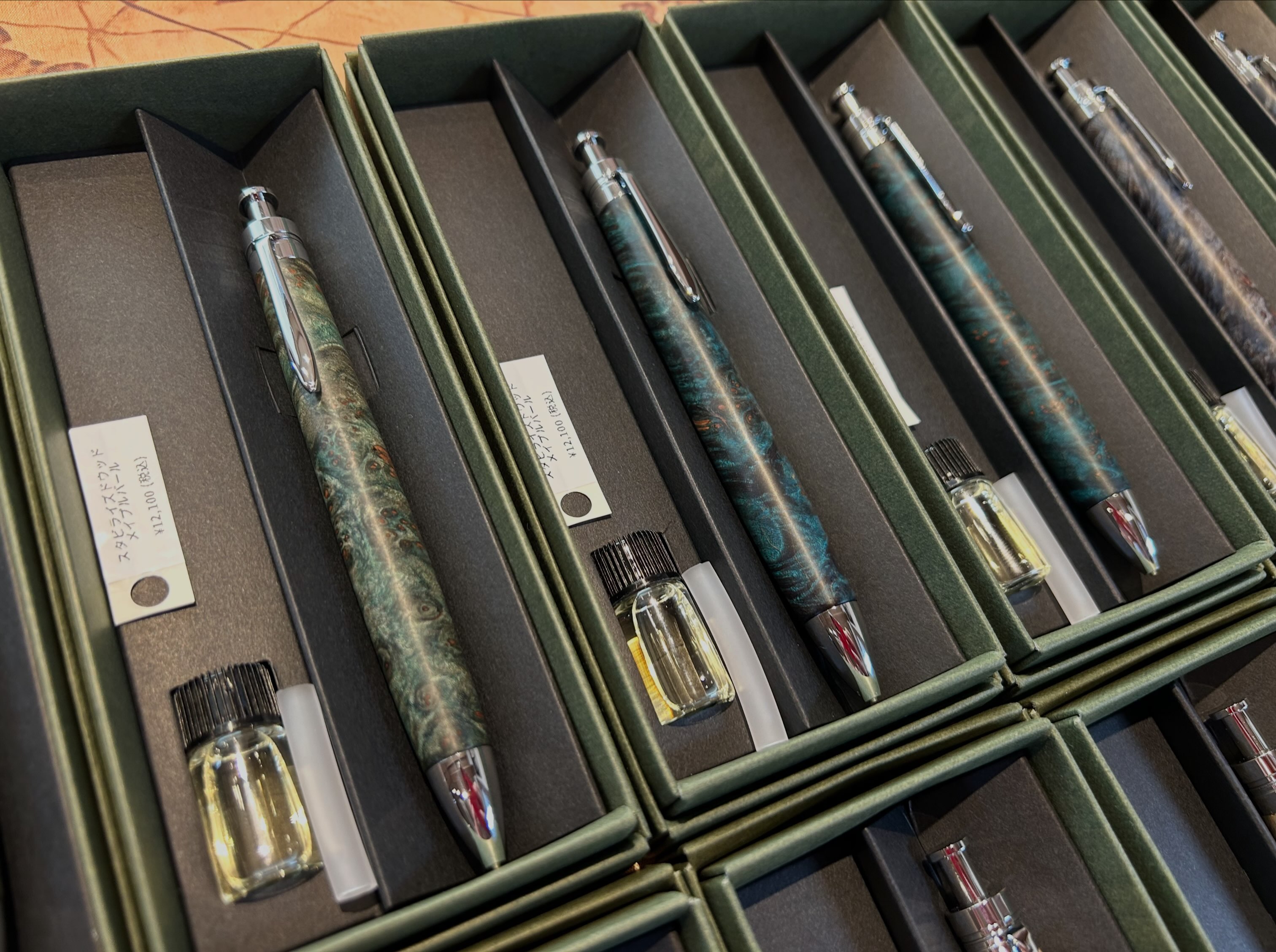 ボナンペン入荷しました 真鍮金具と木軸が美しい逸品です ◇ レジン