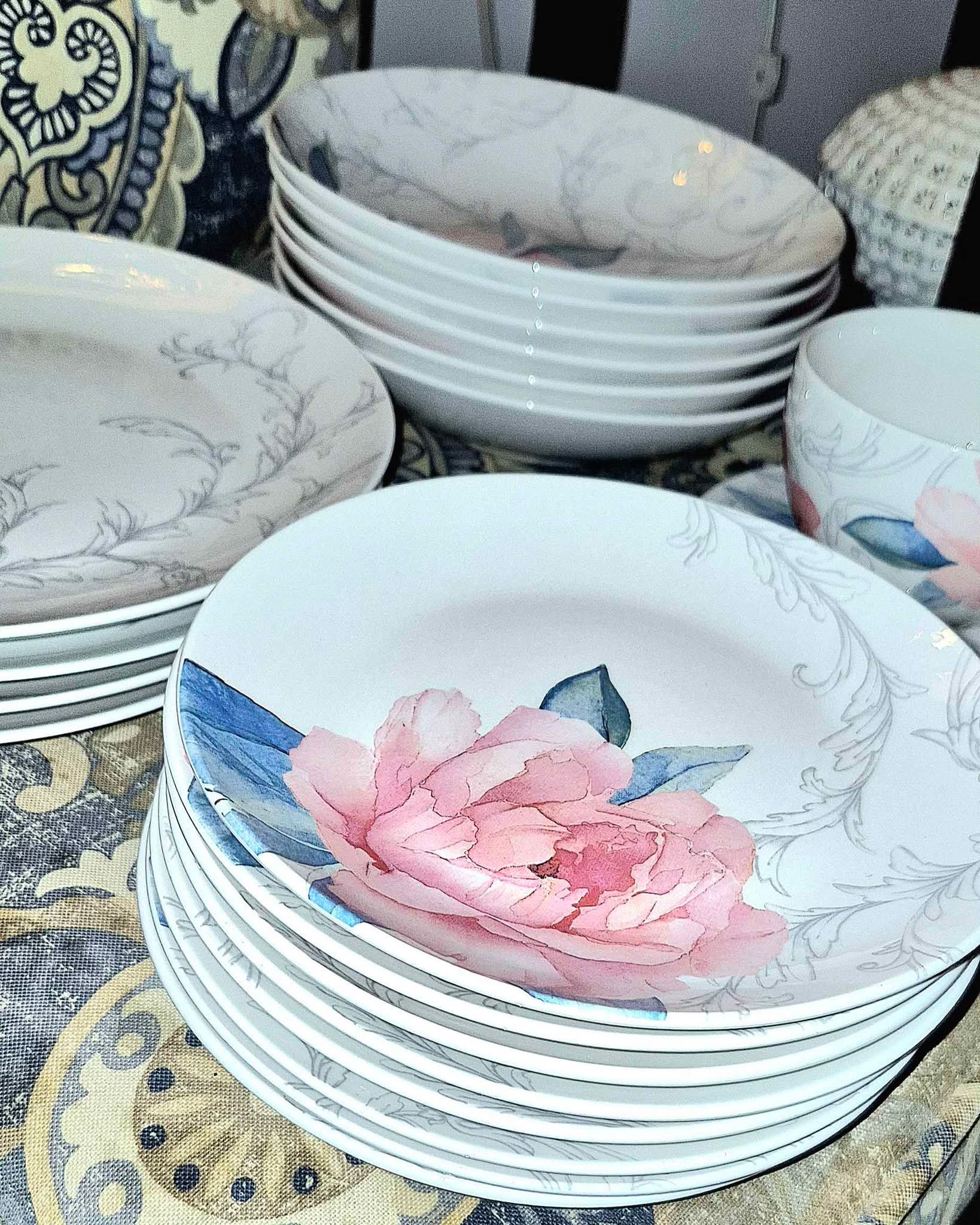 20 Pieces Martha Stewart Dinnerware in Peony Pattern - Dinnerware Sets ...