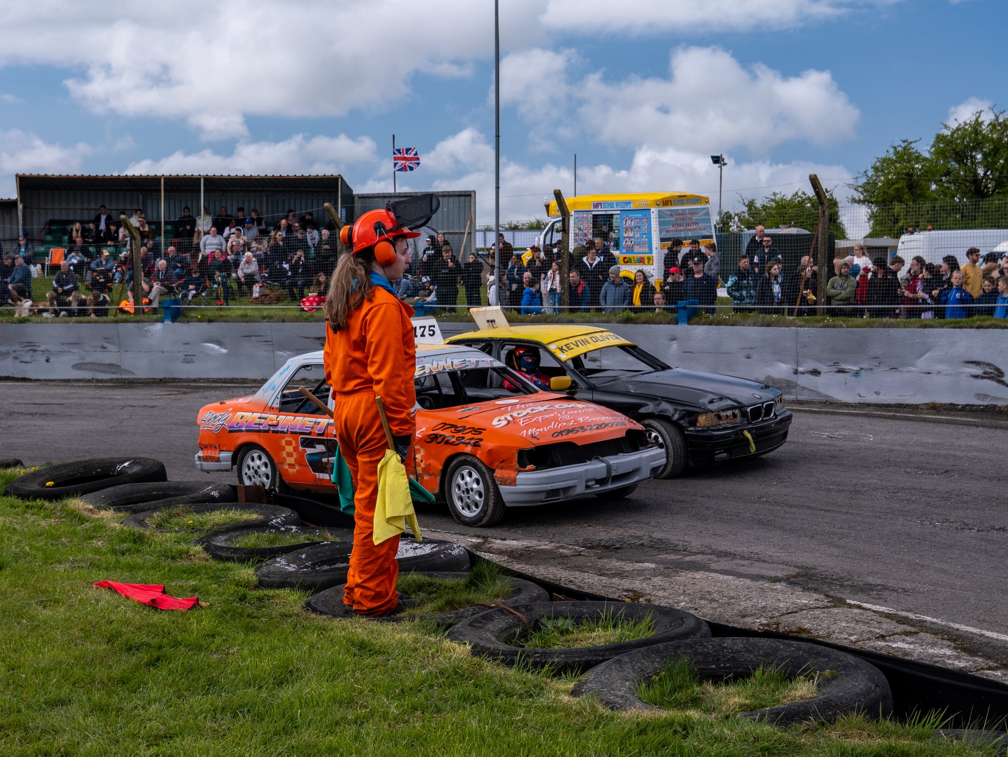 Mendips Raceway - Next up! 4x4 BANGERS!!! 2L Old Skool!! Rookie Bangers ...