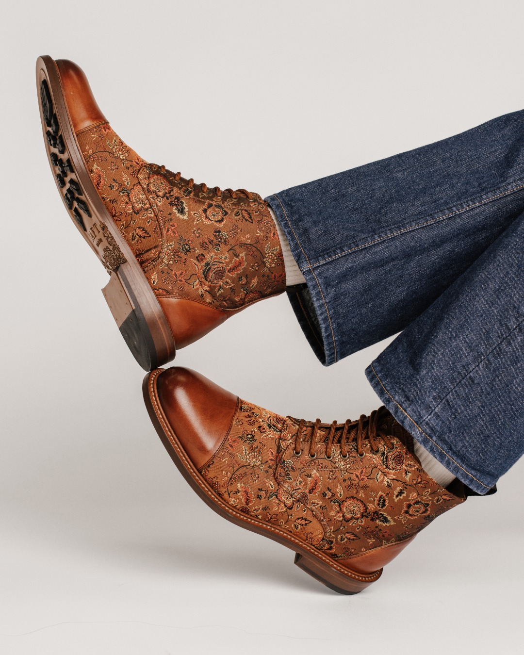 taft dress shoes Square Neck Cottagecore Dress Finished with an almond Brown paisley Color:Cream Nude Two Sisters The Label