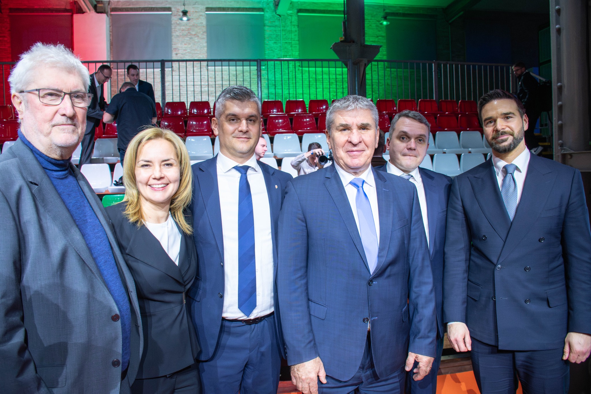 Papp Csaba - Hajrá Barcsa Lajos!🇭🇺🧡🇭🇺 Hajrá Debrecen!🇭🇺🧡🇭🇺... | Facebook