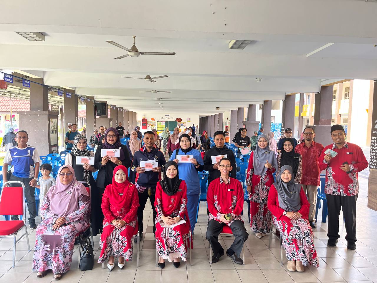 MAJLIS PENYERAHAN BANTUAN AWAL... - SK Meru Raya Ipoh | Facebook