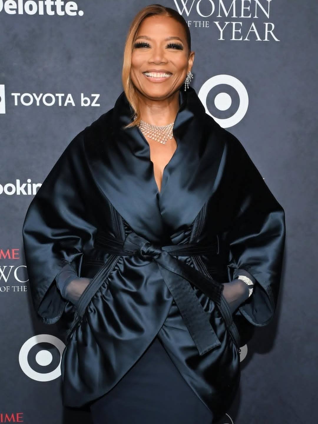 queen latifah formal dresses looked gorgeous at the Women of the year Gala. #QueenLatifah queen latifah outfits 90s