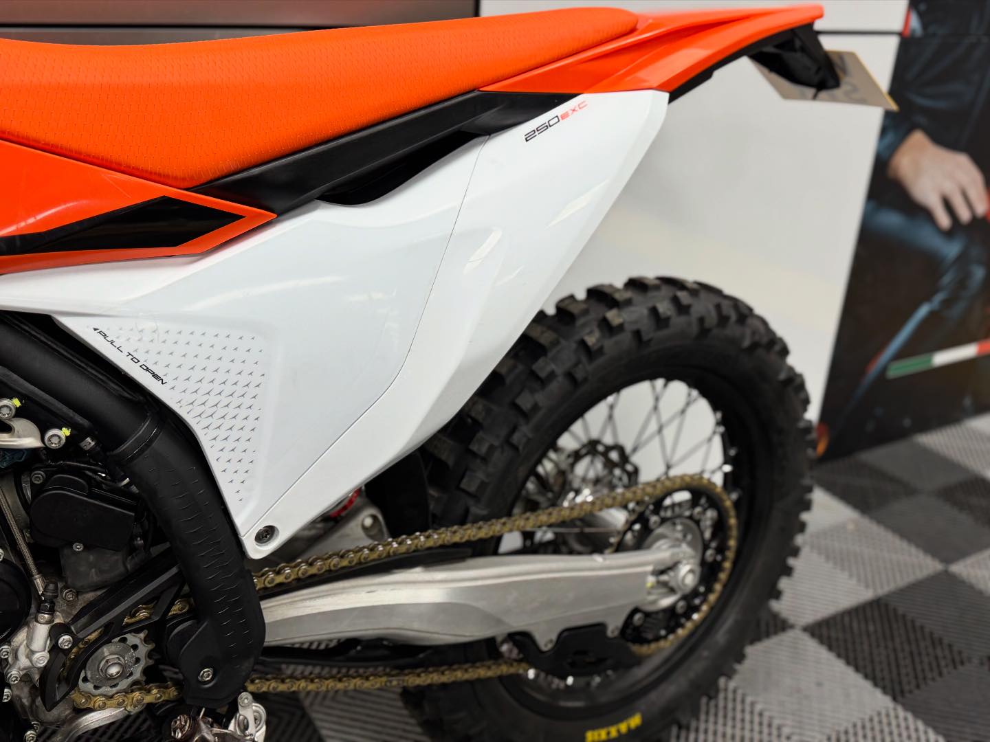 🔥 NEW ARRIVAL 🔥 2024 KTM 250 EXC TBI – ENDURO BIKE ✨ Very clean