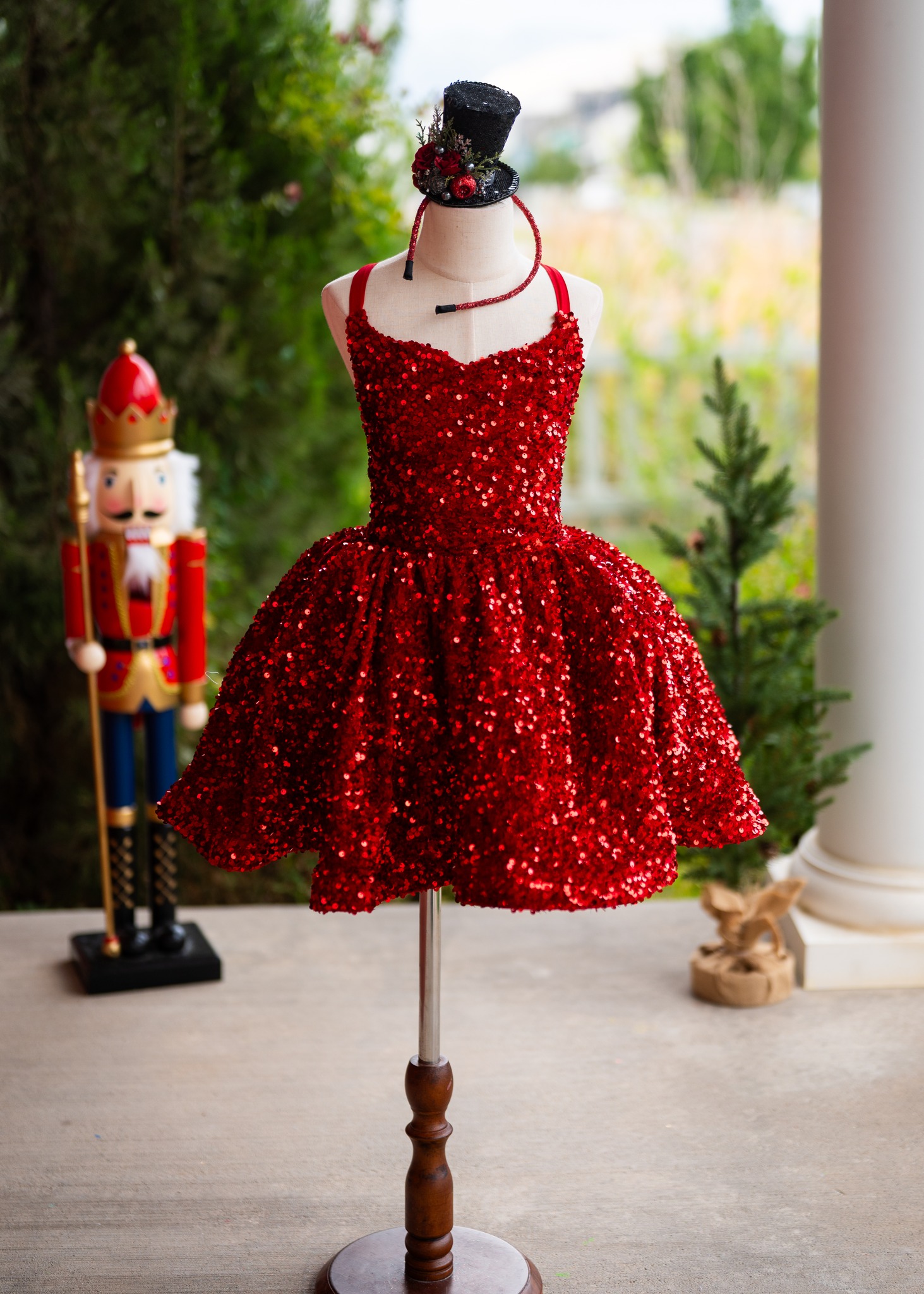 sequin dress toy Red velvet shortie for sale Birthday dress Beautiful 60s inspired Silver Solid dresses Beetlejuice: Lydia's Wedding Dress Size:18-20