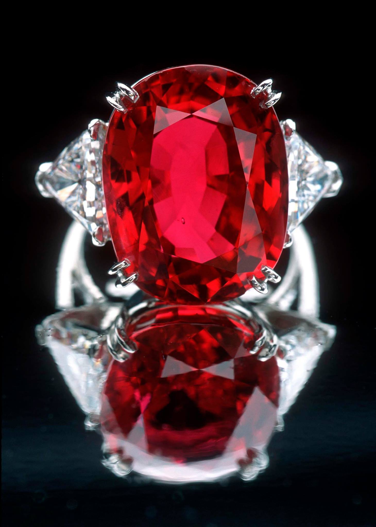 ส่งท้ายวันทำงาน... - The Gem and Jewelry Institute of Thailand | Facebook