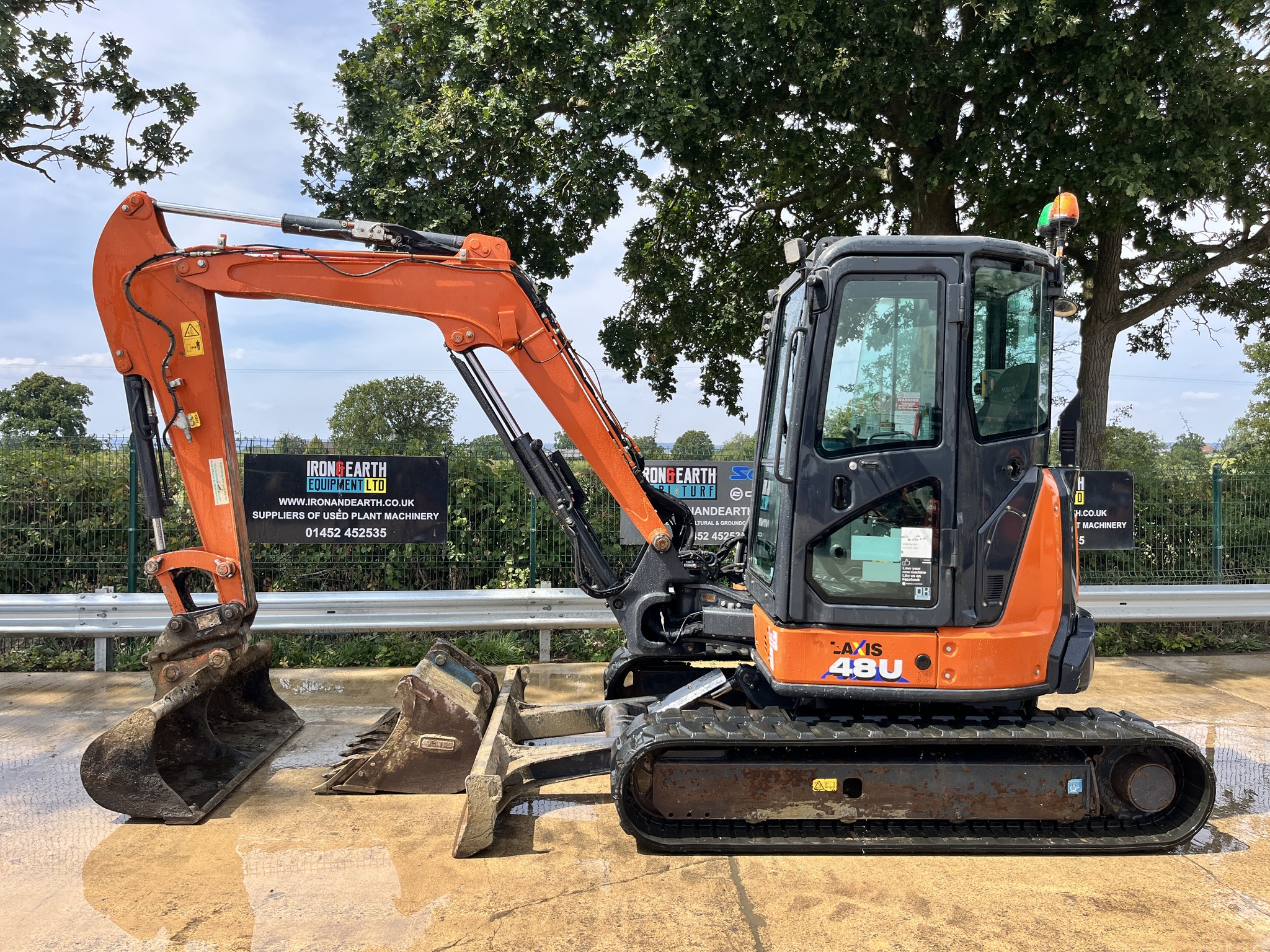 JCB 3CX Contractor Pro Backhoe Loader with Advanced Easy Controls