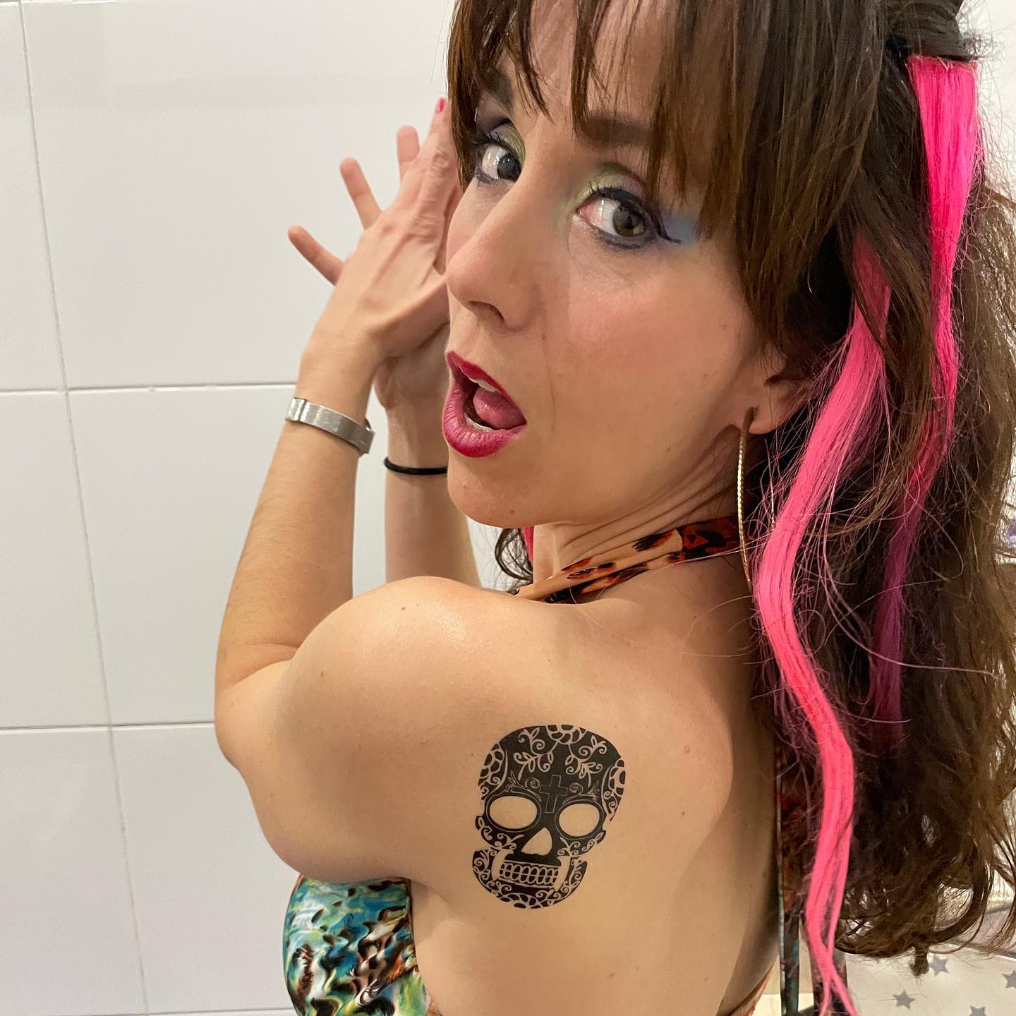 Suicidas, la comedia