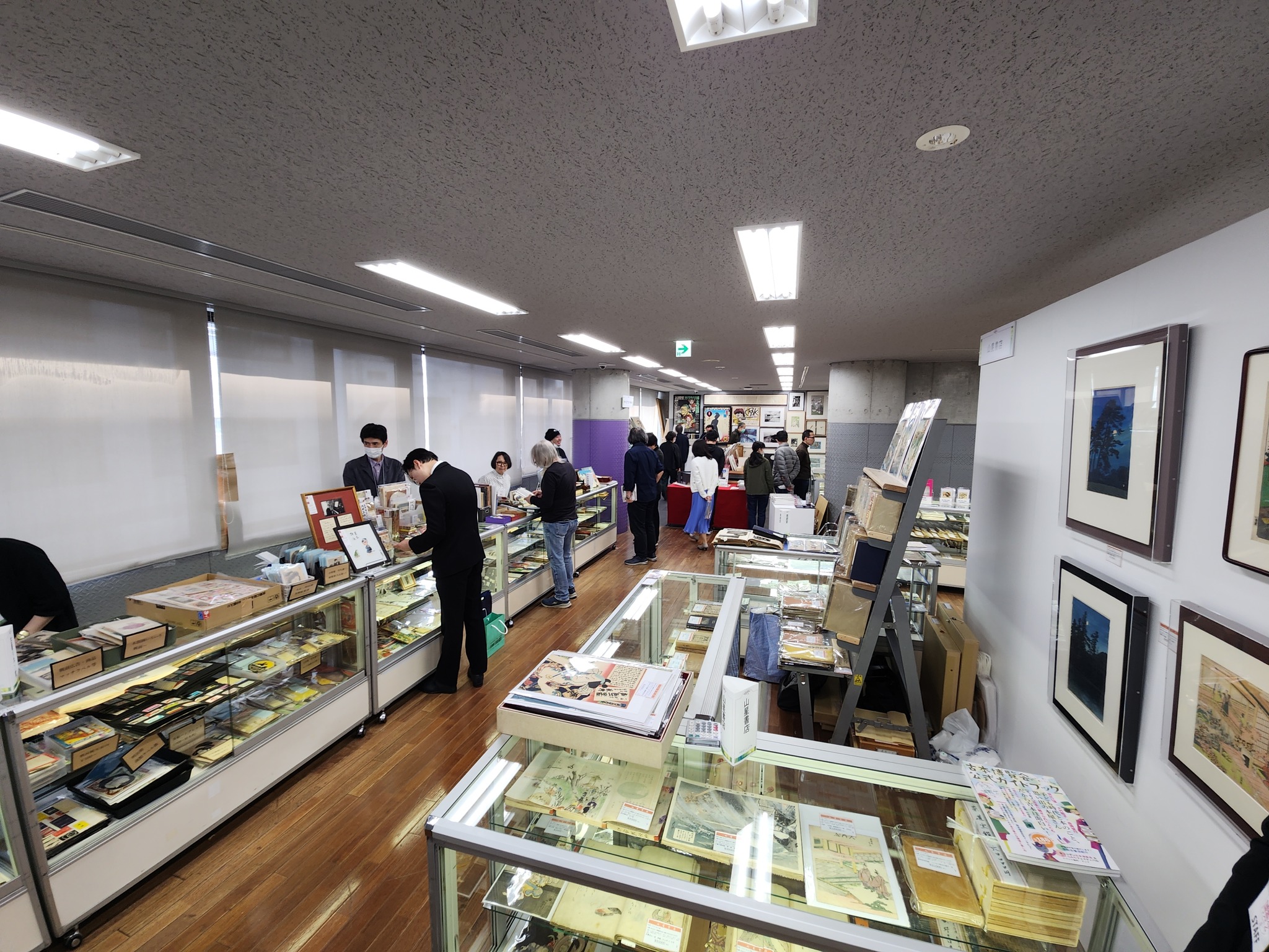 本屋さんか・本棚の溜息 (@honyasanka) • Facebook