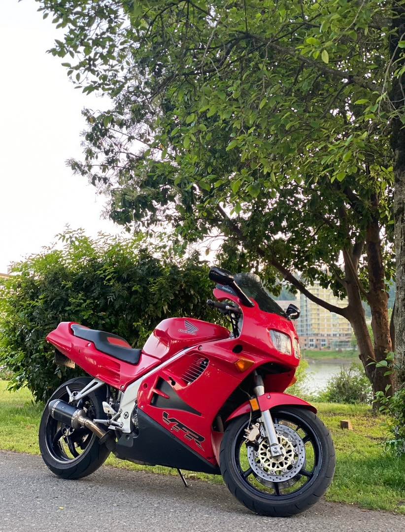Restored 1997 VFR750 with custom parts