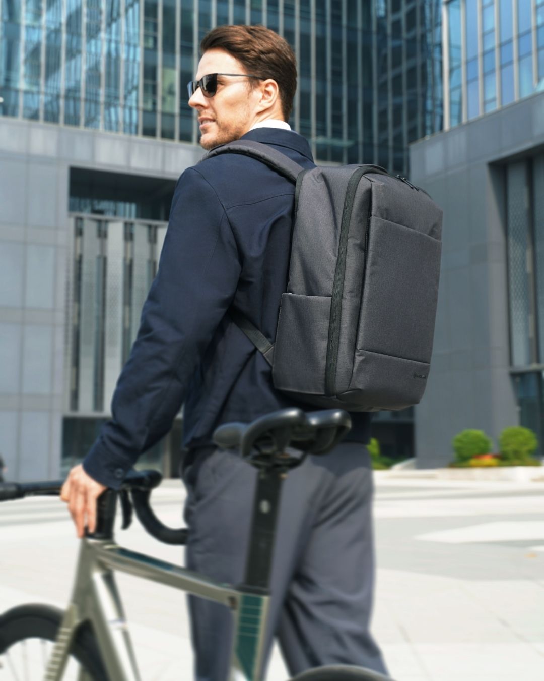 backpack traveler information users VGCUB Carry on Travel for Women Men Large Laptop Gym Work Frontier Airlines Personal Item Bag Business Airport Lightweight Backpack Flight Approved Mochilas de Viaje Black : Electronics Constructed of lightweight There are two types of