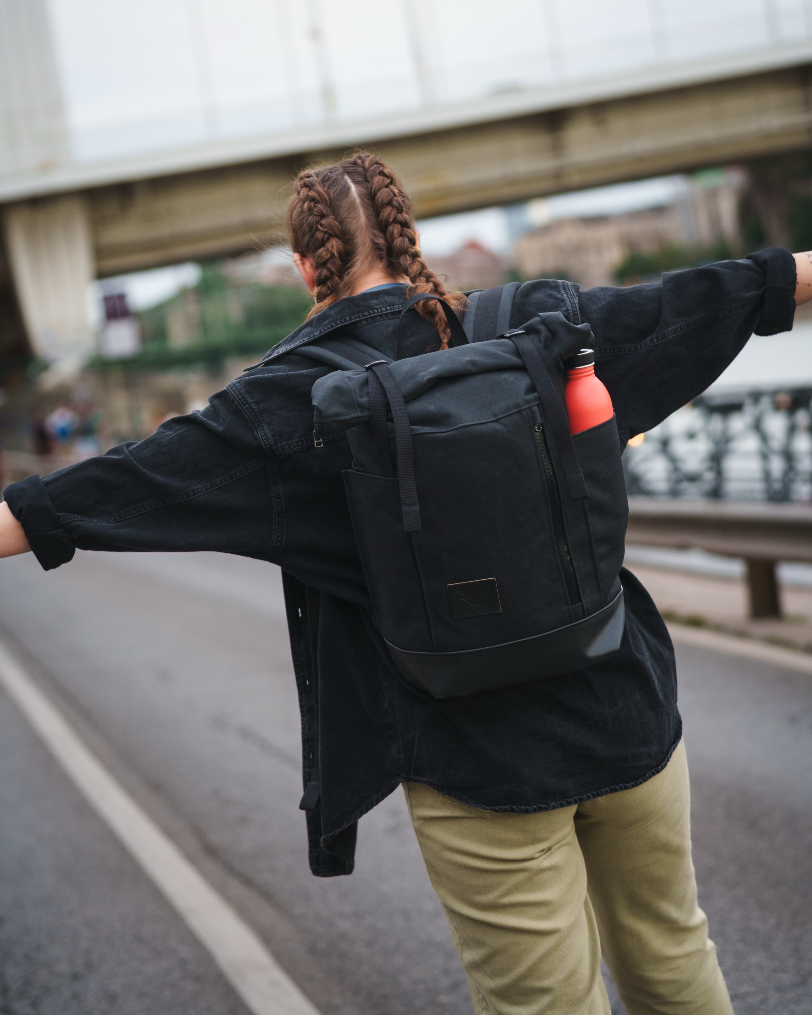 50l backpack rain cover Mountain Hardwear 30-50L Mini Backpacks tour at There also comes with vintage leather messenger bag Color:11