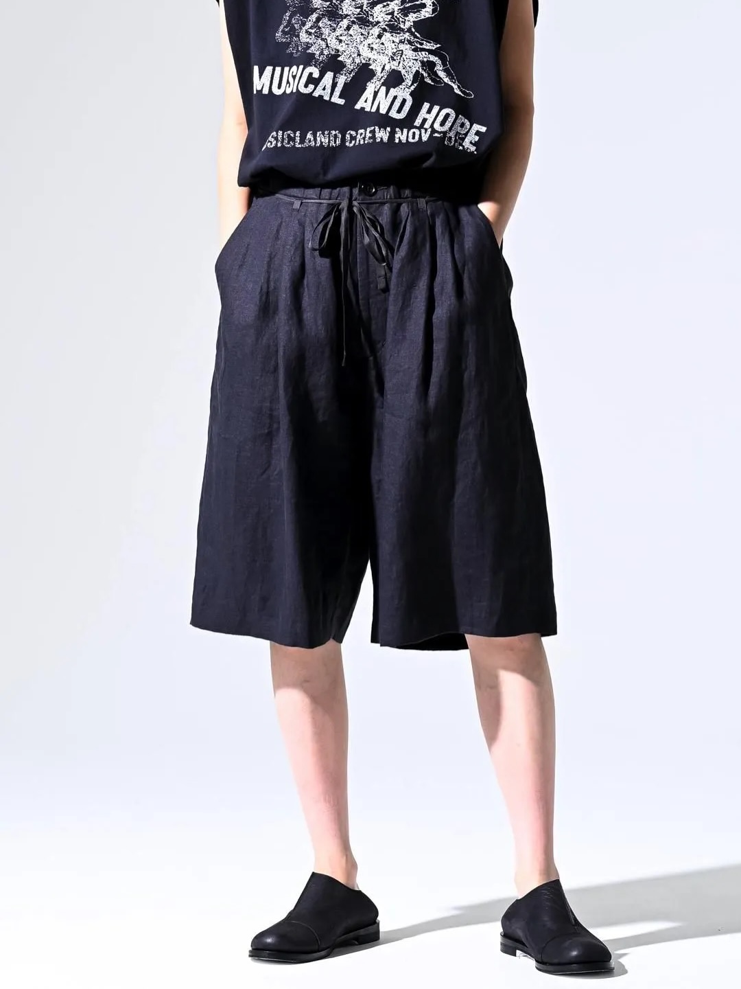 ESSAY 2026SS] 3TUCKED CROP SHORT PANTS 国内で全て企画から生産され