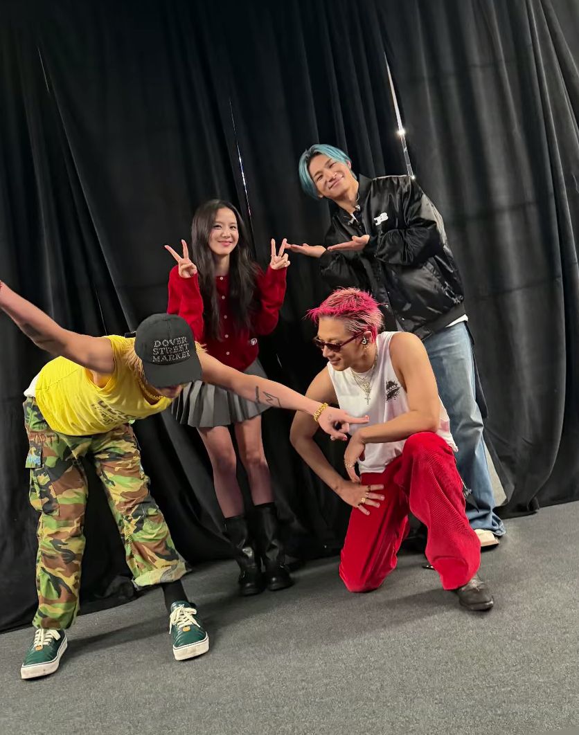 BIGBANGフラッシュバンド BIGBANG and Jisoo for XX : COSMOS in London 💛 #JISOO #BIGBANG