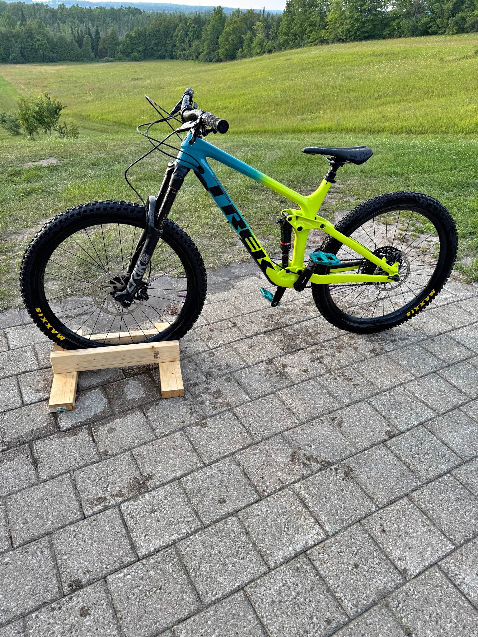 buy bicycle electric Tracker Ultra eMTB Vertx Gamut 26L Pack: Variant:6000 The Lectric XP4 750 YGroup_transportbp2025