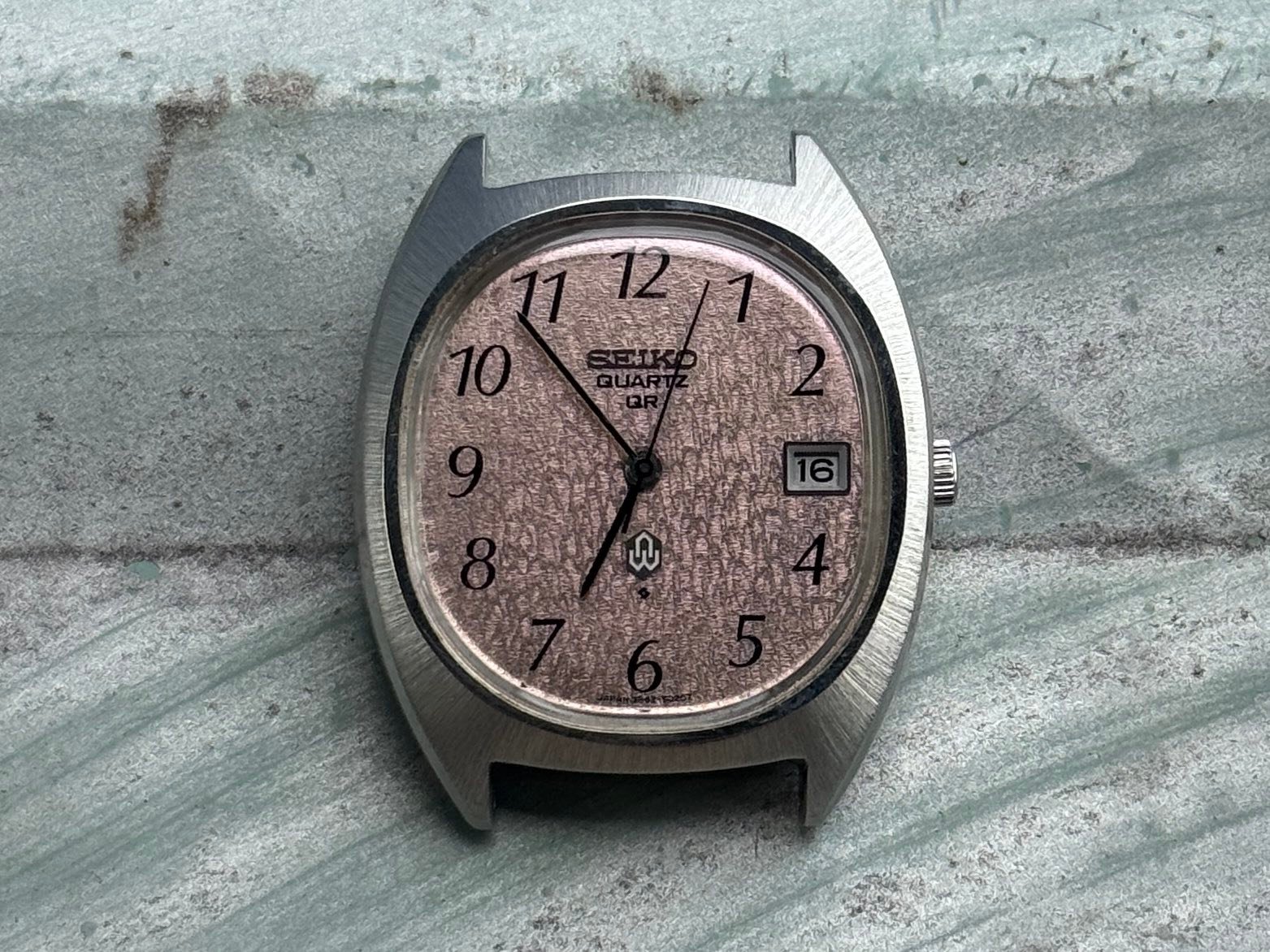 Yah, 2 colors in 1 dial. This is Seiko QR 3862 from Viet Nam. 🫶