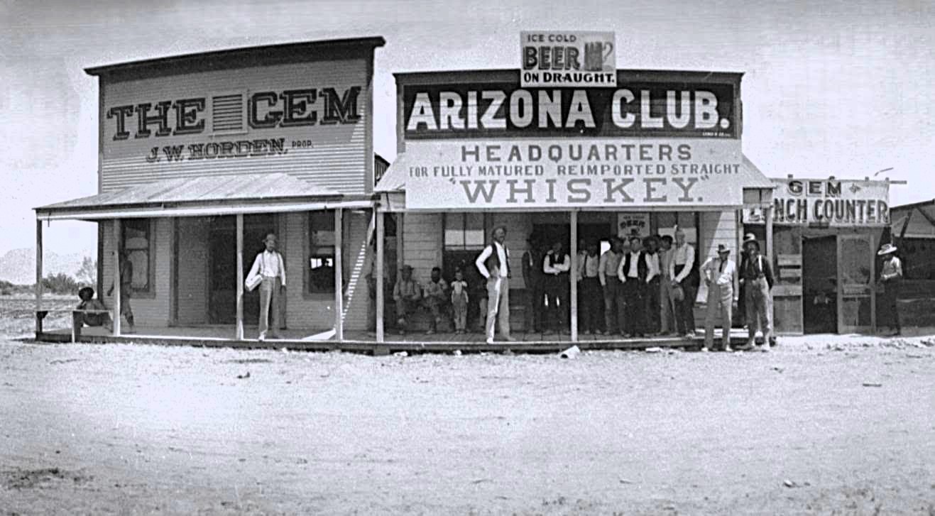 First Las Vegas Strip nightclub, Pair-O-Dice, opens in 1931