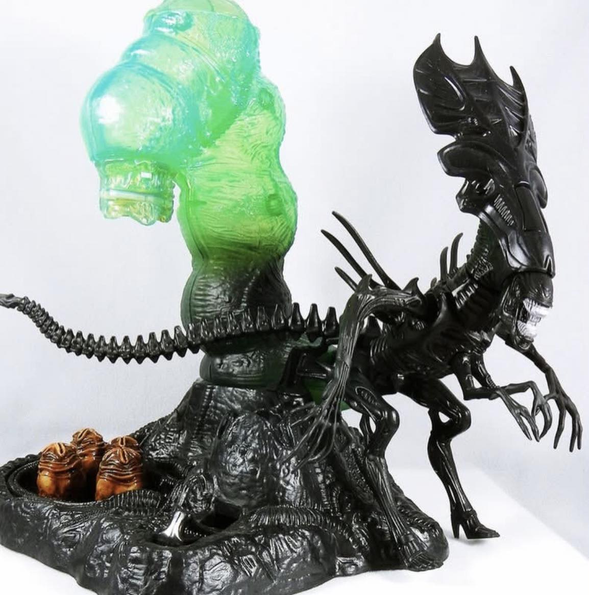Original Xenomorph Hive Warrior Alien figure from 1998