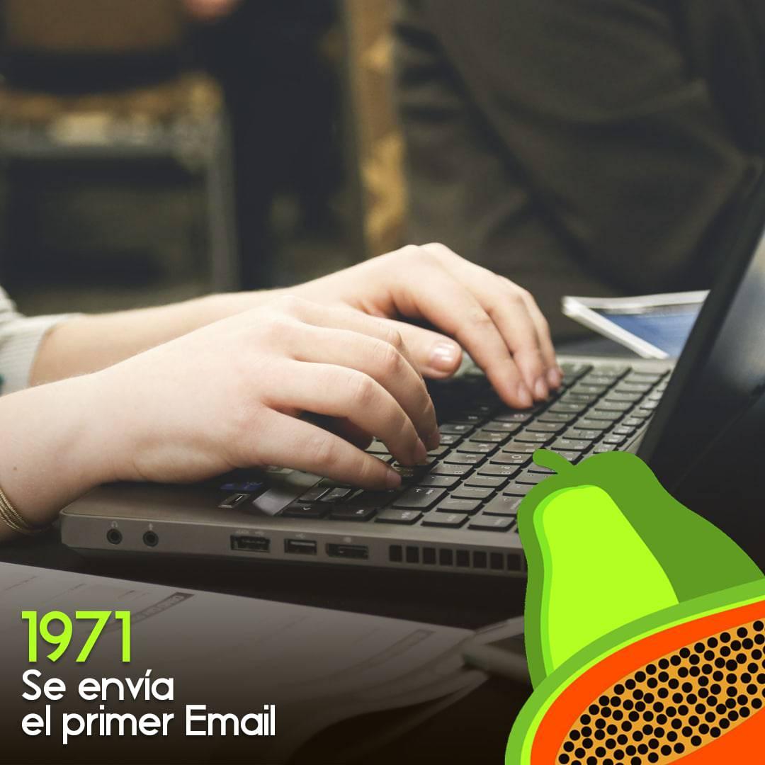 Papaya Visual - 1971 es el año que tiene lugar la primera aparición del ...