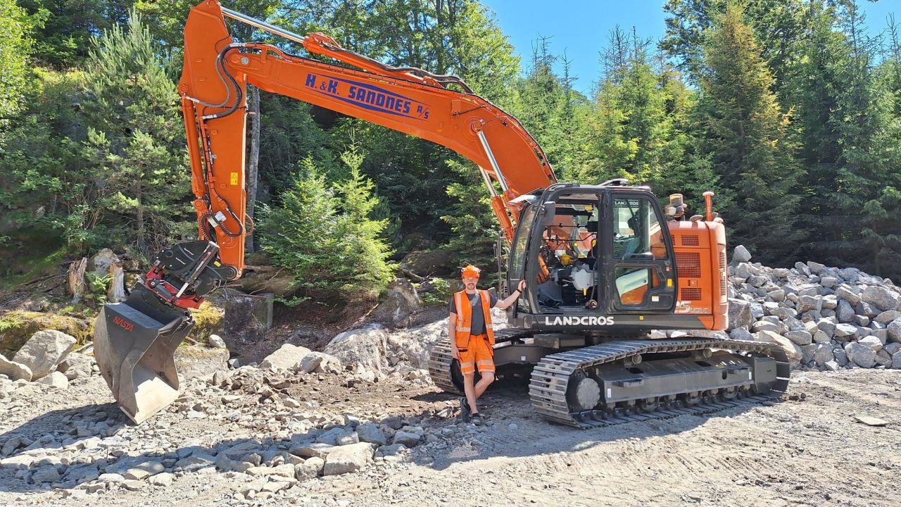 This ZX55U-6 is one of two new machines to be delivered to