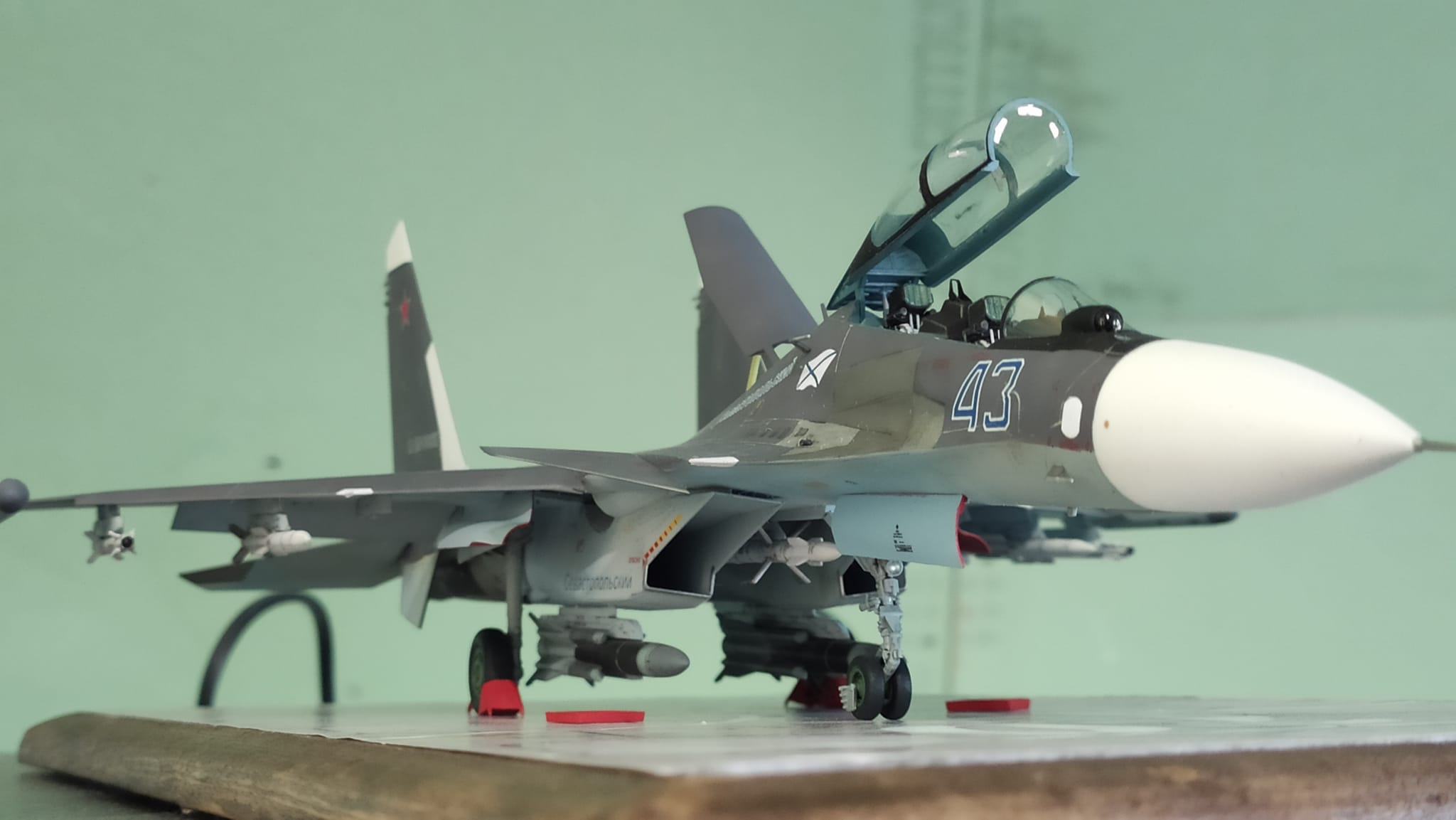 F-Toys 1/144 Su-30SM model from 22nd Guards Red Banner Fighter