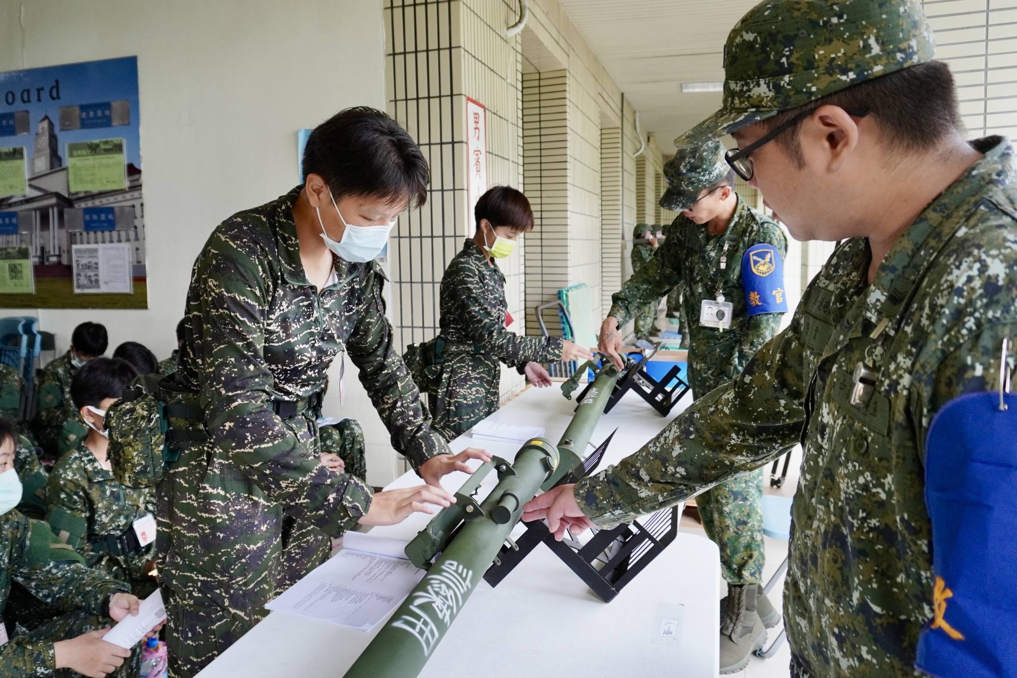 海軍掌故-無簷帽在帆船時代，海軍沒有固定的制服，古代的海軍水兵流行