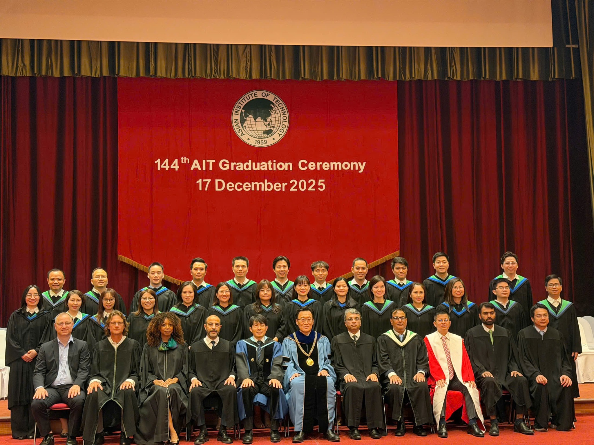 Ait Vietnam