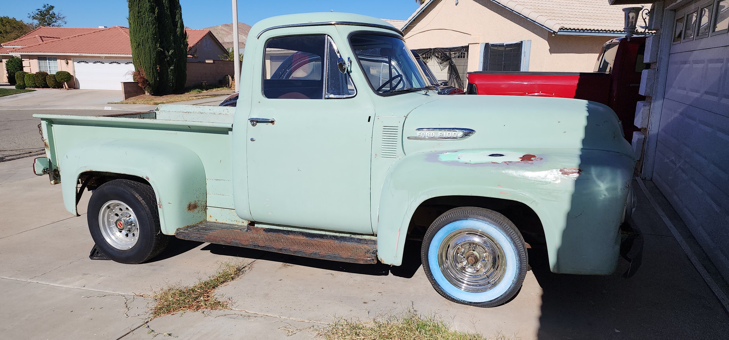 1953 Ford F-100 Pick Up Truck Stock Photo