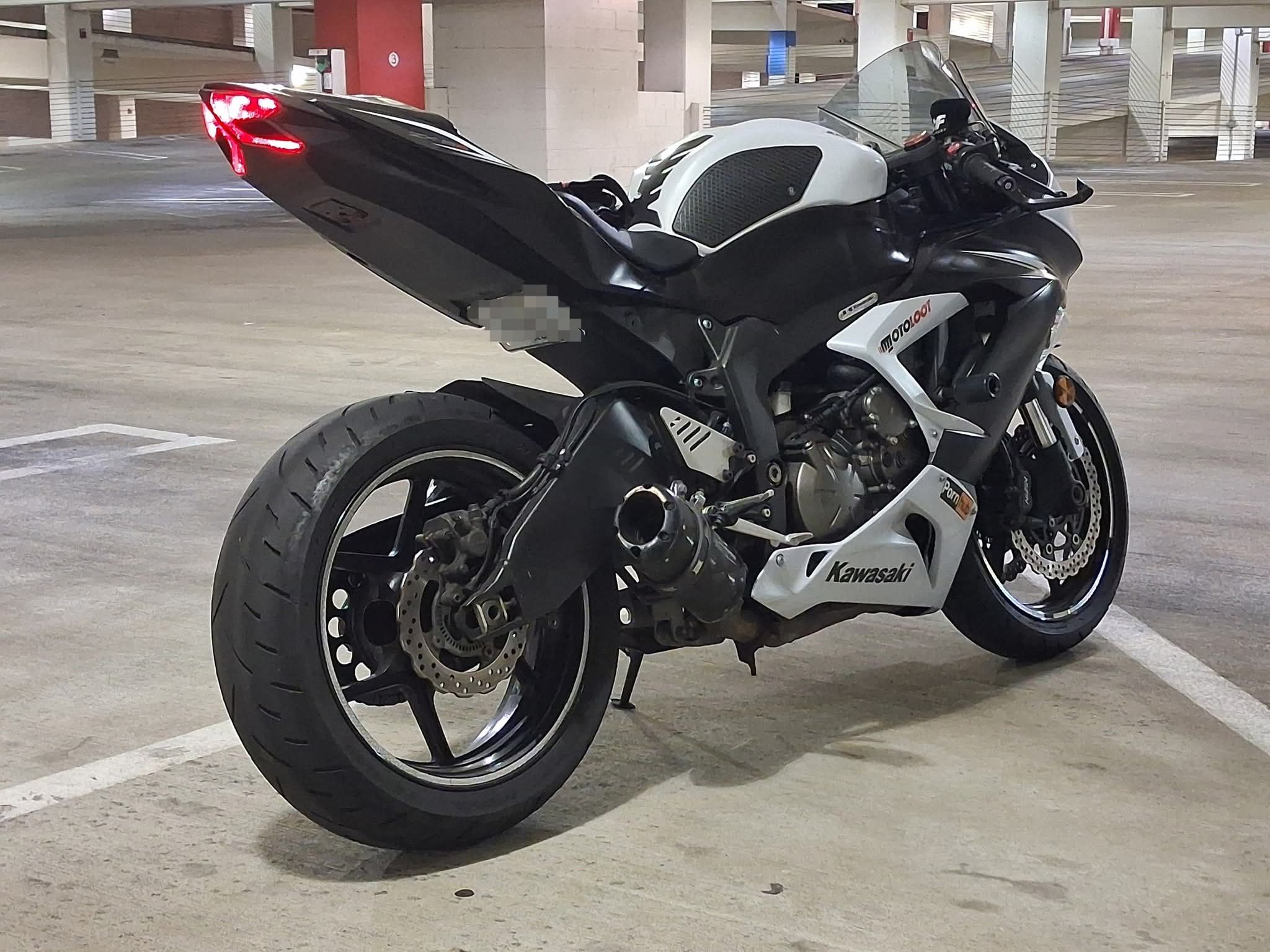 2013 Kawasaki ZX6R modifications including SC Project Exhaust and