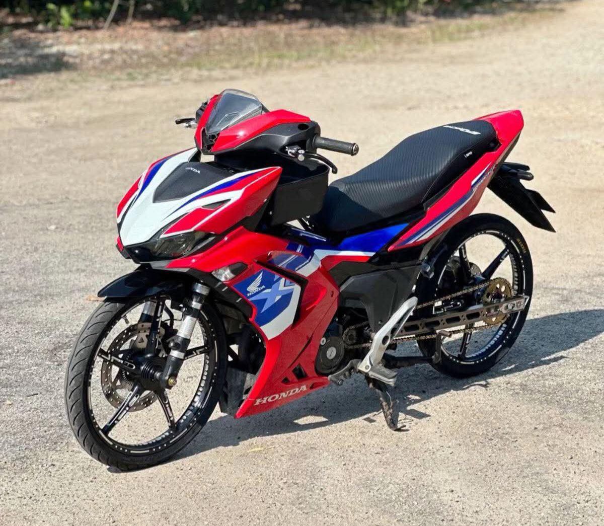 Why are small motorcycles like kapchais not popular in western