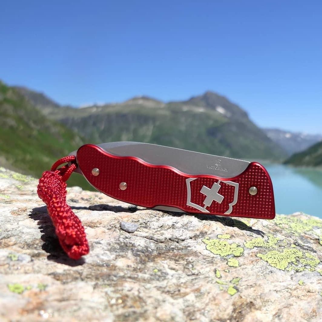 Victorinox - 現代人にとっておしゃれで使いやすい「ハンティング Pro 