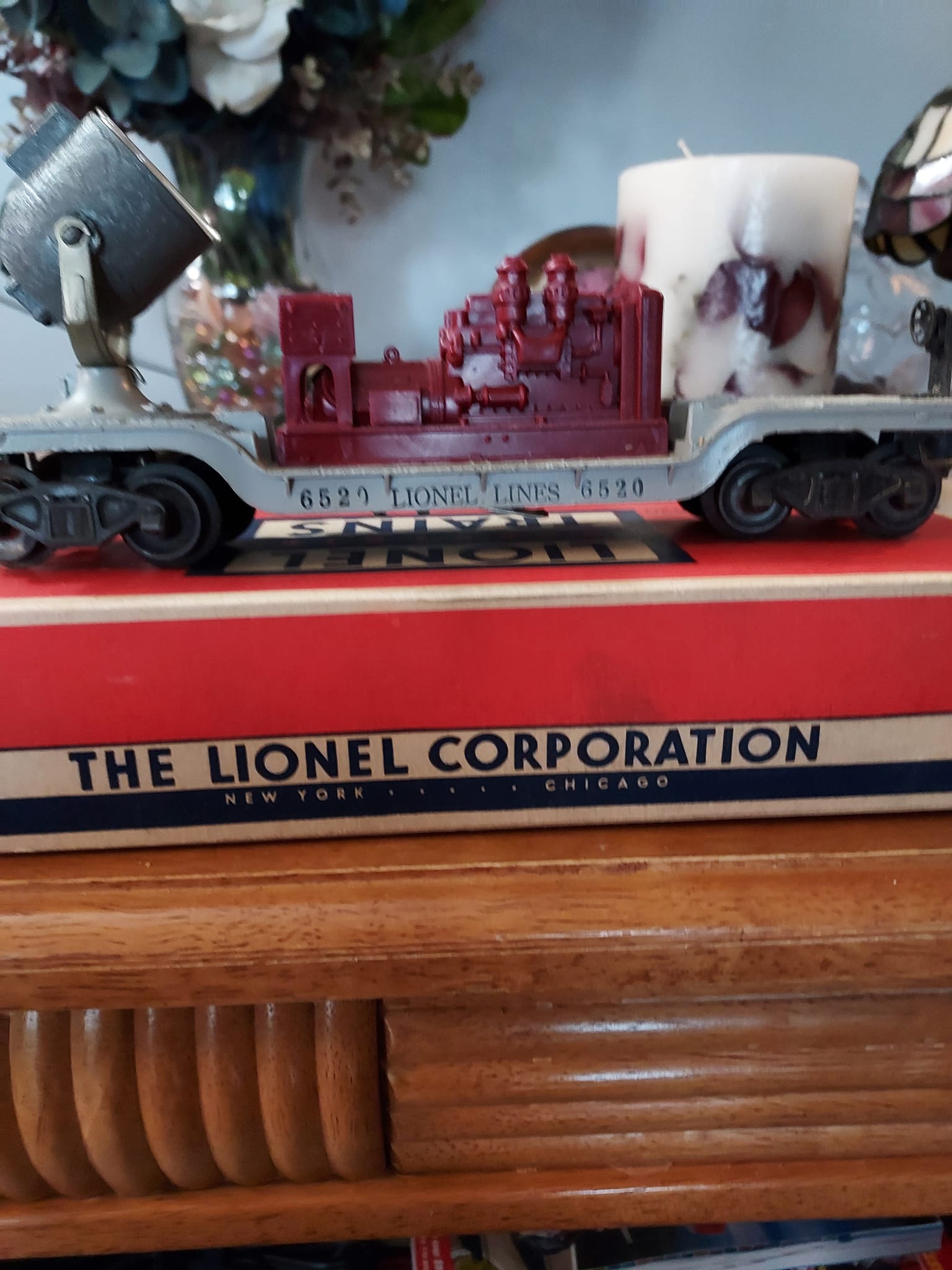 1940-1950 Lionel train set belonged to my dad. I don display picture 1