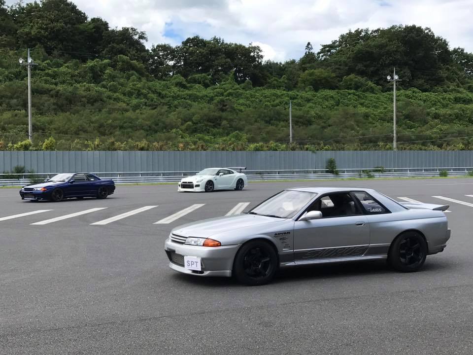 Street Special Port West ガレージ八幡 オプション誌 ビデオの取材で早朝からメーカーテストコース に来ています 台風が去り 凄い日差しが暑いニュースで今年最高の気温て 暑過ぎで燃料が濃くなってしまい 次号オプション誌 ビデオ 見てくださいね