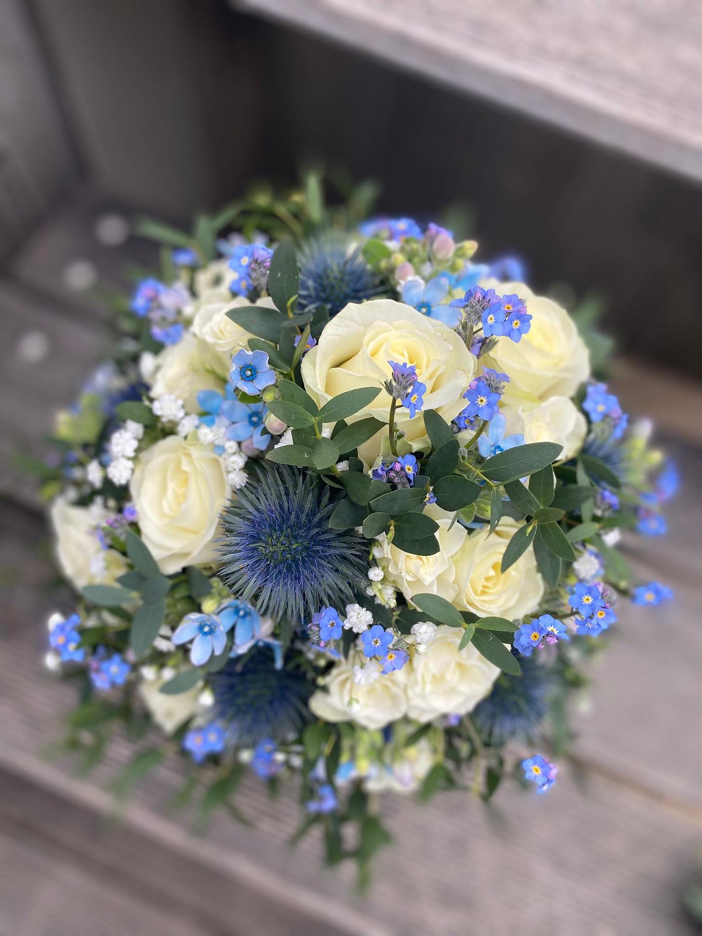 💙 Vergissmeinnicht, Eukalyptus und weiße Rosen in Kombination 💙 Eine weitere wunderschöne Hochzeit im Mai. Alles gute an das Brautpaar! 💍 #weeding #weddingseason #flowers #blumendeko #blumenaumayr #