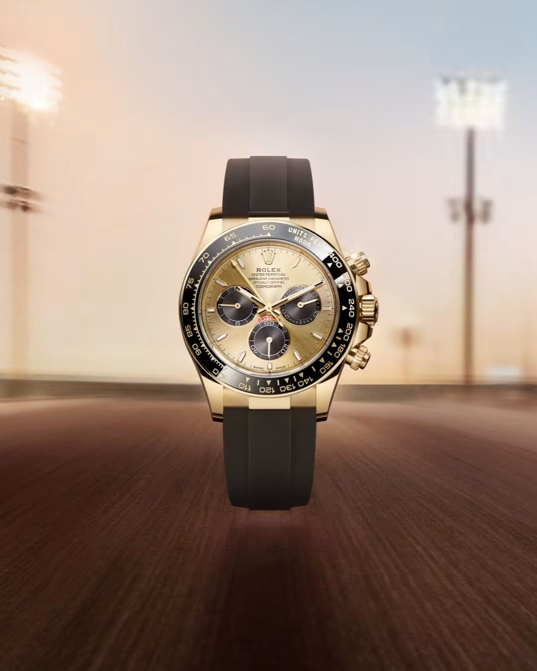 時計 ROLEX Oyster Perpetual Cosmograph Swiss - The @Rolex Oyster Perpetual Cosmograph Daytona in 18ct