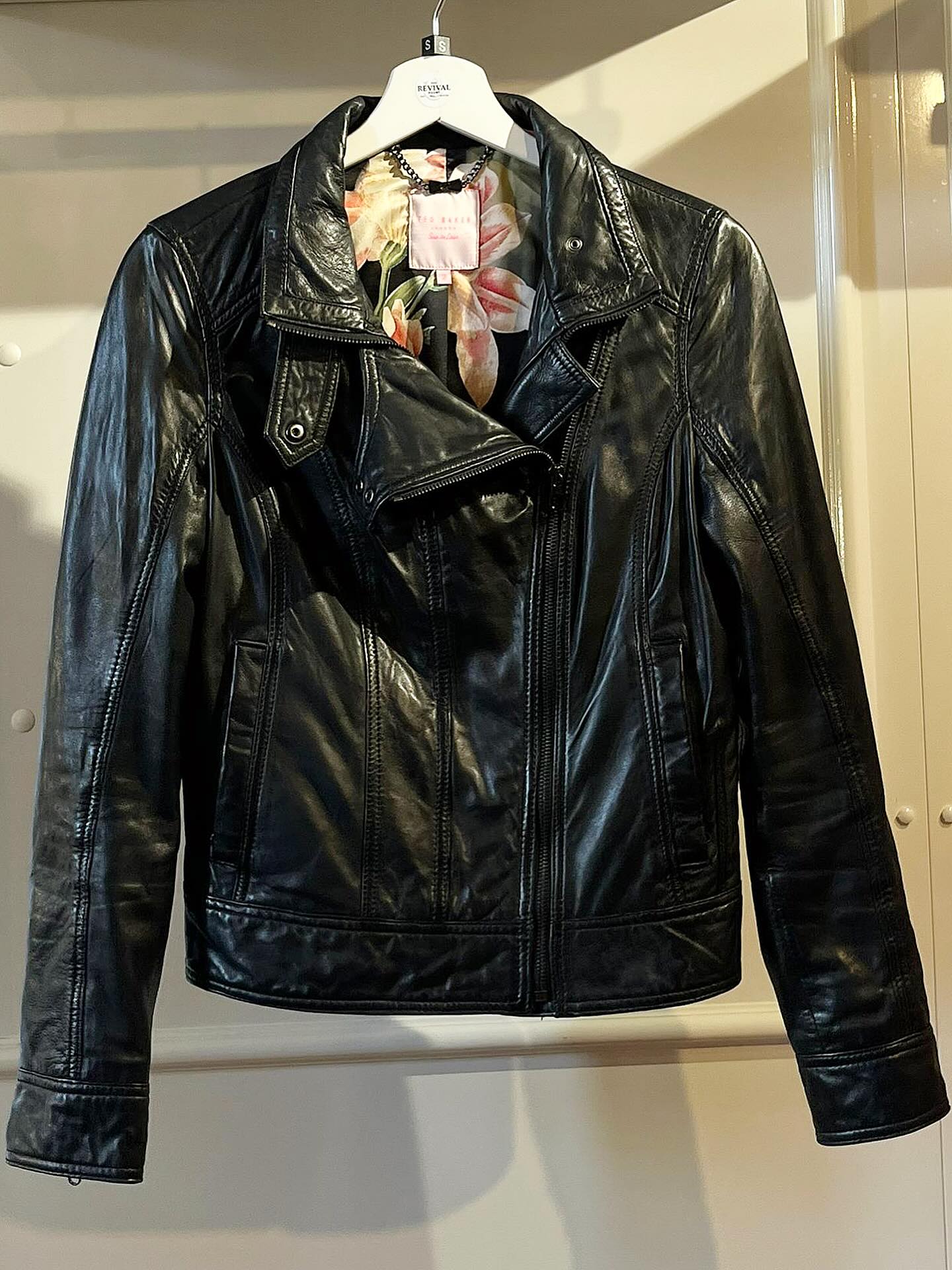 Veste En Cuir Ted Baker - Taille 2 (Femme) - Couleur Gris - Style Biker - Occasion Très Bon État