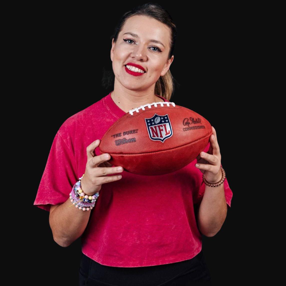 Siri play The Man by Taylor Swift 🫶🏻 ️🏈🏆 WYM : Sarina reiciving an Emmy ...