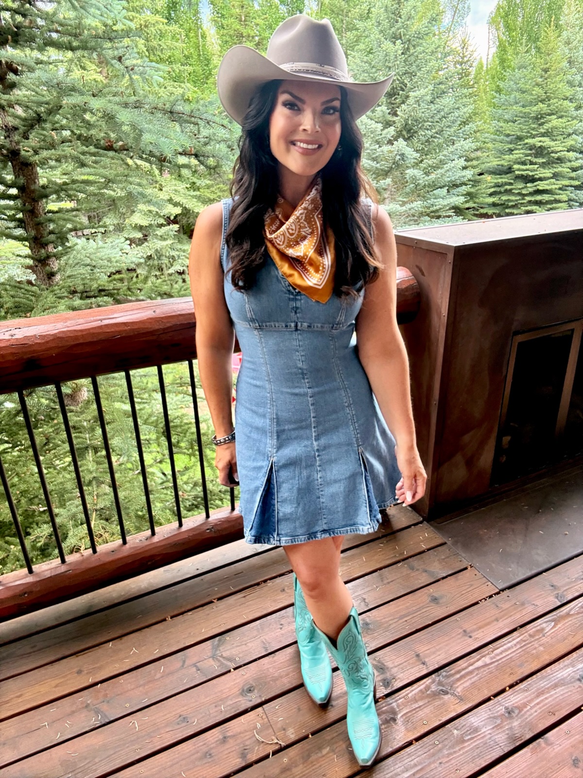 When in Jackson 🤎 . . . . . #RTRPartner #RTRMuse #JacksonHole