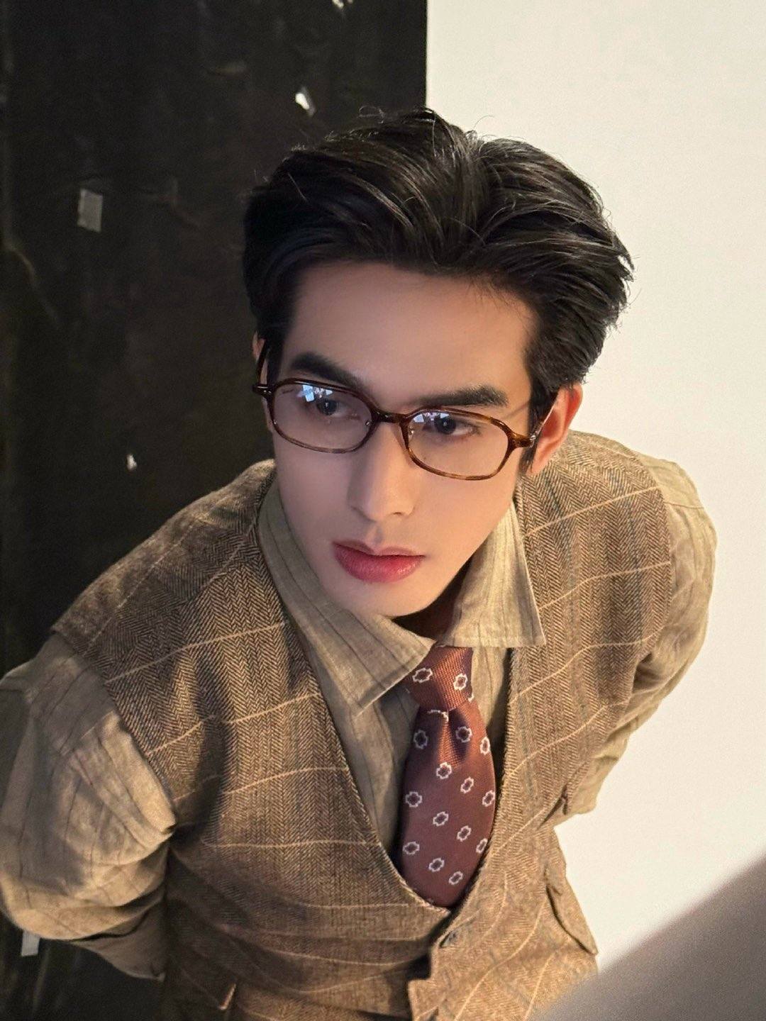 a man right there!😍🔥 give him a Republican Drama pls