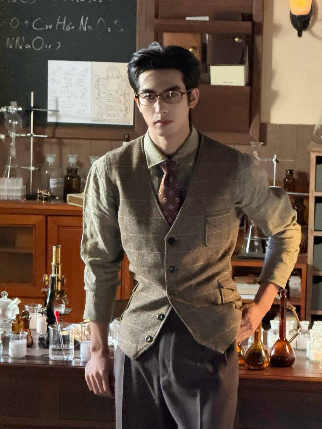 a man right there!😍🔥 give him a Republican Drama pls